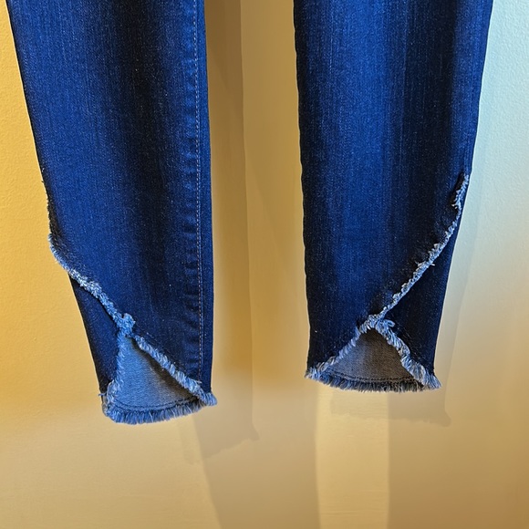 Joe’s mid rise ankle skinny Jean - Picture 4 of 7